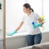 شرکت خدمات نظافتی پاک منزل