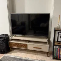 زیر تلویزیونی در حد نو