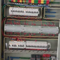 انجام پروژه‌های ساخت تابلو برق(ساختمانی و صنعتی)