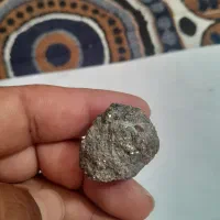 سنگ پریت یا طلای احمق.