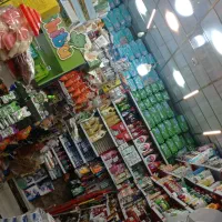 همکار برای چیدمان قفسه فروشگاه