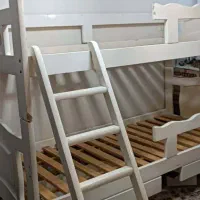 تخت تماماً چوب ۲ طبقه ۱۰ تومان