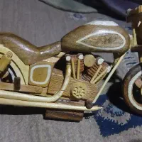 یک عدد موتور چوبی کاردستی