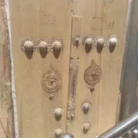 درب چوبی قدیمی سالم بدون عیب کلکسیونی