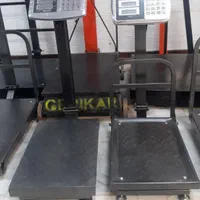 باسکول 150و300 کیلویی تاشو و ترازو|فروشگاه و مغازه|یزد, |دیوار