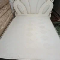 تخت خواب،بوفه،ساعت ایستاده|تخت و سرویس خواب|زاغه, |دیوار