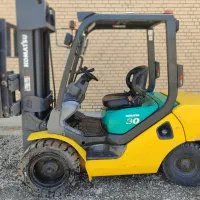 لیفتراک 3 تن komatsu دیزل