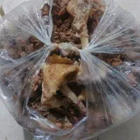 استخوان مرغ آبپز شده