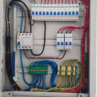 برق کار ، برقکاری ، برقکار ساختمان و صنعتی ، برق