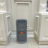 اسپیکر سایز بزرگ همراه با میکروفن و رقص نور جذاب