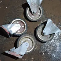 چرخهای بزرگ  پله آهنی داخل مسجد و سالن های ورزشی