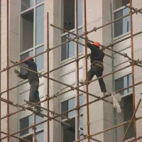 استخدام نیروی کنافکار و جوشکار و کار در ارتفاع