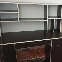 میز تحریر و کامپیوتر