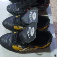 کتونی فوتبال اصل اصل پیچی با آچار|کیف، کفش، کمربند|نسیمشهر, |دیوار