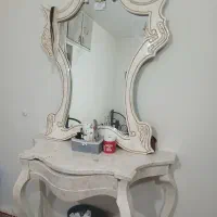 آیینه و کنسول