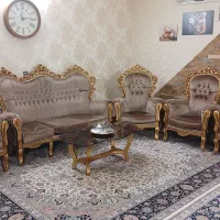 مبل سلطنتی در حد نو به همراه ویترینی