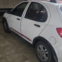 کوییک r رنگ سفید قرمز بیرنگ و فنی سالم