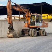 بیل مکانیکی لاستیکی