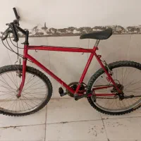 دوچرخه ۲۶ قرمز رنگ ثابت|دوچرخه، اسکیت، اسکوتر|کرمانشاه, |دیوار