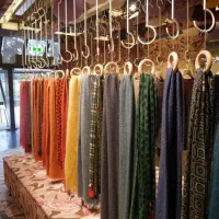 استخدام فروشنده خانم شال و روسری