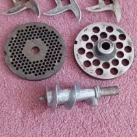 تعدادی وسایل چرخ گوشت