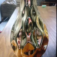 گلدان طلایی