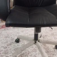 صندلی چرخ دار اداری