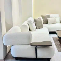 نیازمند فروشنده خانم