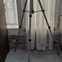 پایه دوربین تمیزوسالم درحدنو|دوربین عکاسی و فیلم‌برداری|تهران, چوب تراش|دیوار