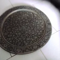 سینی قلم زنی ۴۸ سانتیمتر  بسیار قدیمی|کلکسیون اشیاء عتیقه|کجور, |دیوار