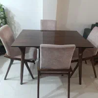 میز غذاخوری۴نفره کاملا نو