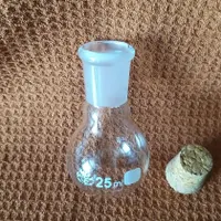 شیشه درب چوب پنبه ای