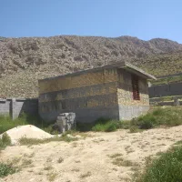 فروش باغ شهری تنگ چشمه زرقان