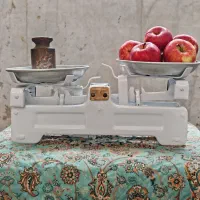 فروش ترازو انتیک سالم و دقیق  با وزنه
