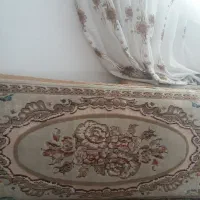 یک جفت پشتی کرم رنگ