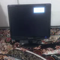 مانیتورکامپیوتر۱۷ سامسونگ و ۸۰ عدد باطری لپ تاب