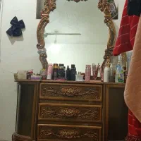 میز آرایش سلطنتی