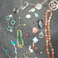 کل مجموعه سنگ هستن همه باهم هست