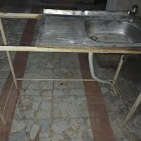 سینگ تک لگن با شیر و خروجی فاضلاب و میز آهنی