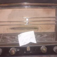 رادیو قدیمی روشن سالم سالم|سیستم صوتی خانگی|بروجرد, |دیوار