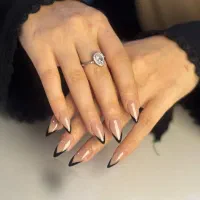 خدمات کاشت ناخن