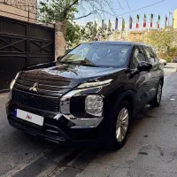 میتسوبیشی اوتلندر ۲۰۲۳ مشکی
