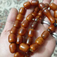 تسبی کهربا چندصدساله