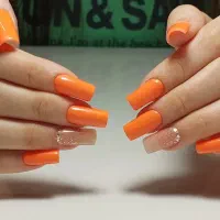 خدمات کاشت ناخن و ترمیم ناخن