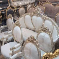 یک دست مبل نیمه سلطنتی دارم می خوام بفروشم