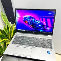hp zbook 15 G8 fury / xeon / 32 / 512G / 4G T1200