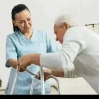 هم خونه با سالمند خانم