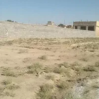 یک قطع زمین به مساحت ۷۰۰ متر
