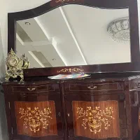 بوفه، اینه و‌کنسول‌  طرحدار