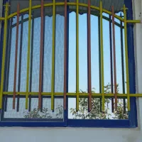 فروش پنجره الومنییوم با توری وشیشه وحفاظ اهنی